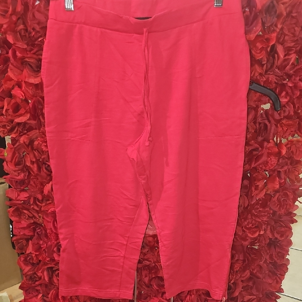 Fame 4 Fifteen Girls Vibrant Red Wide Leg Capri SweatPants Size 14/16